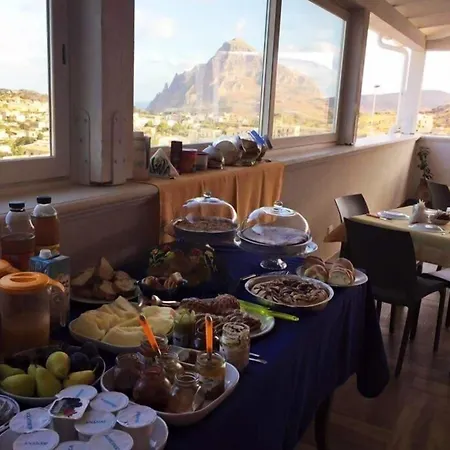 Cofanomare كوستوناتشي